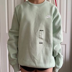 ⭐️Brand New⭐️ Nike| Crewneck Sweater